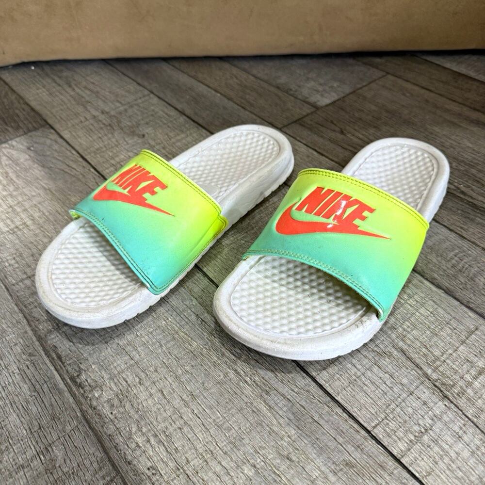 Nike Benassi Unisex Kids Slide Sandals White Green/Yellow Gradient Logo US 7